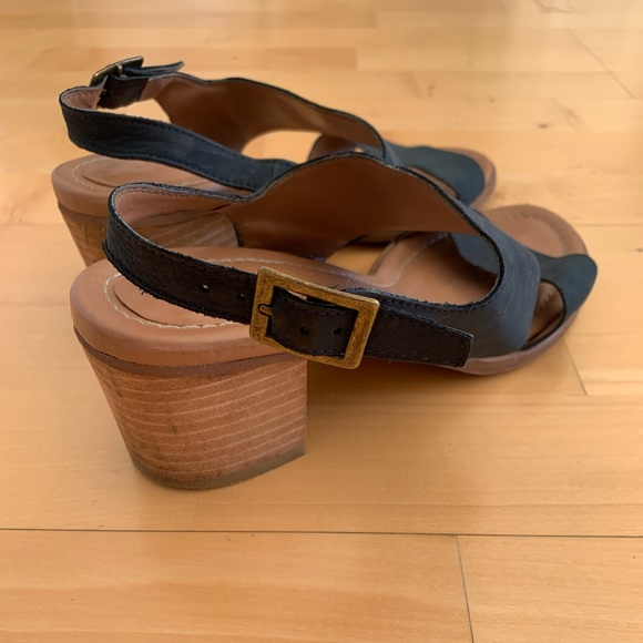 Caslon Navy Blue Sandals, 6.5 - Picture 2 of 3